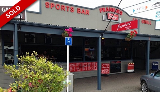 Frankies Sports Bar and Grill